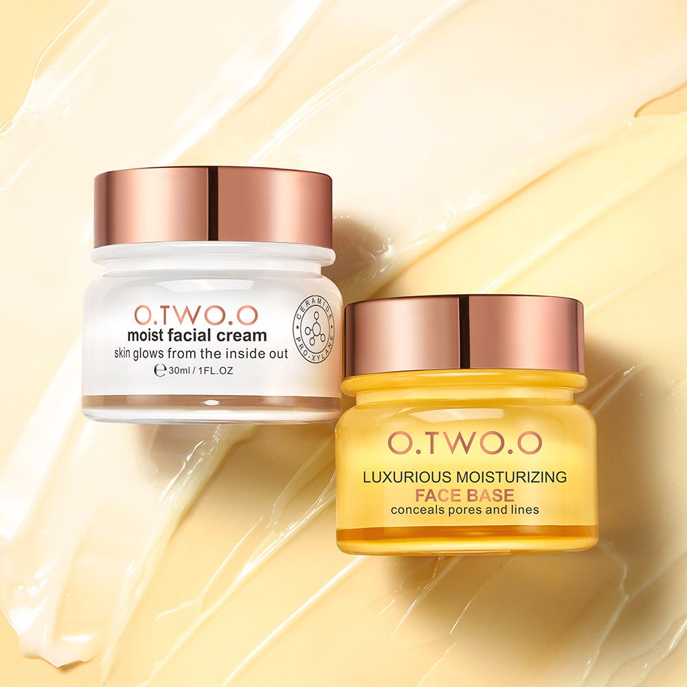 O.TWO.O LUXURIOUS MOISTURIZING FACE BASE