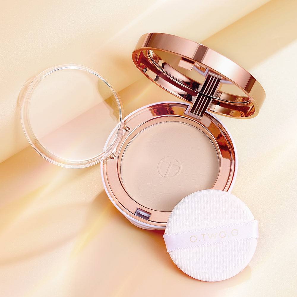 O.TWO.O SILKY AND MOISTURIZING SETTING POWDER