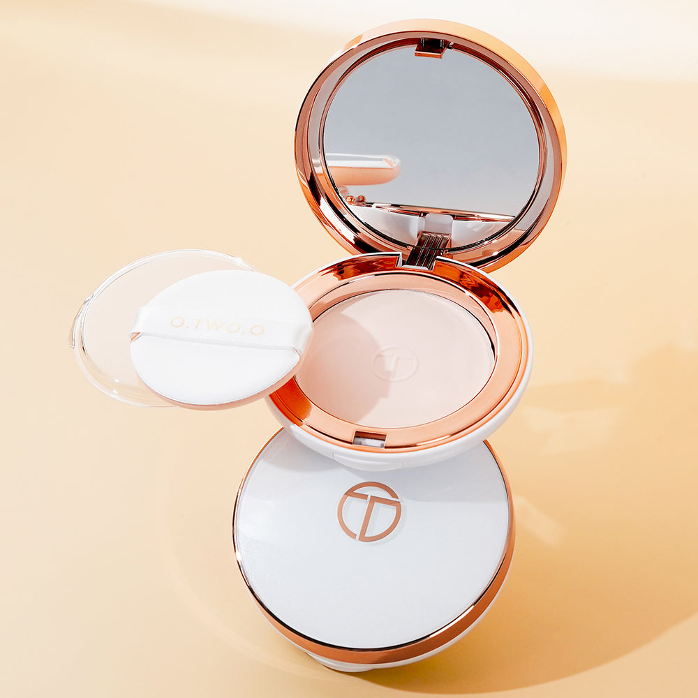 O.TWO.O SILKY AND MOISTURIZING SETTING POWDER