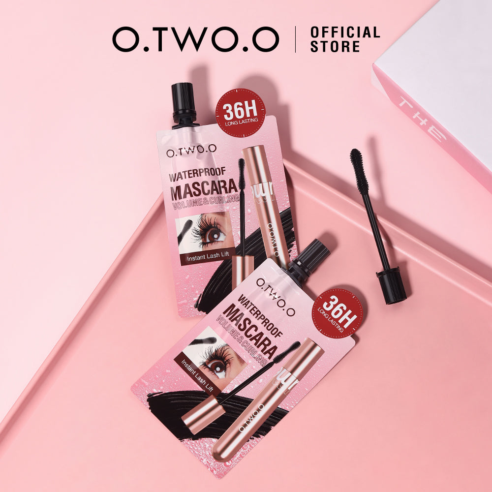 O.TWO.O WATERPROOF VOLUME CURLING MASCARA TESTER